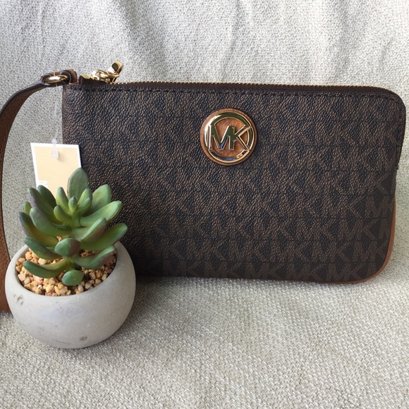 Michael Kors Handbags - Fulton Michael Kors Wristlet